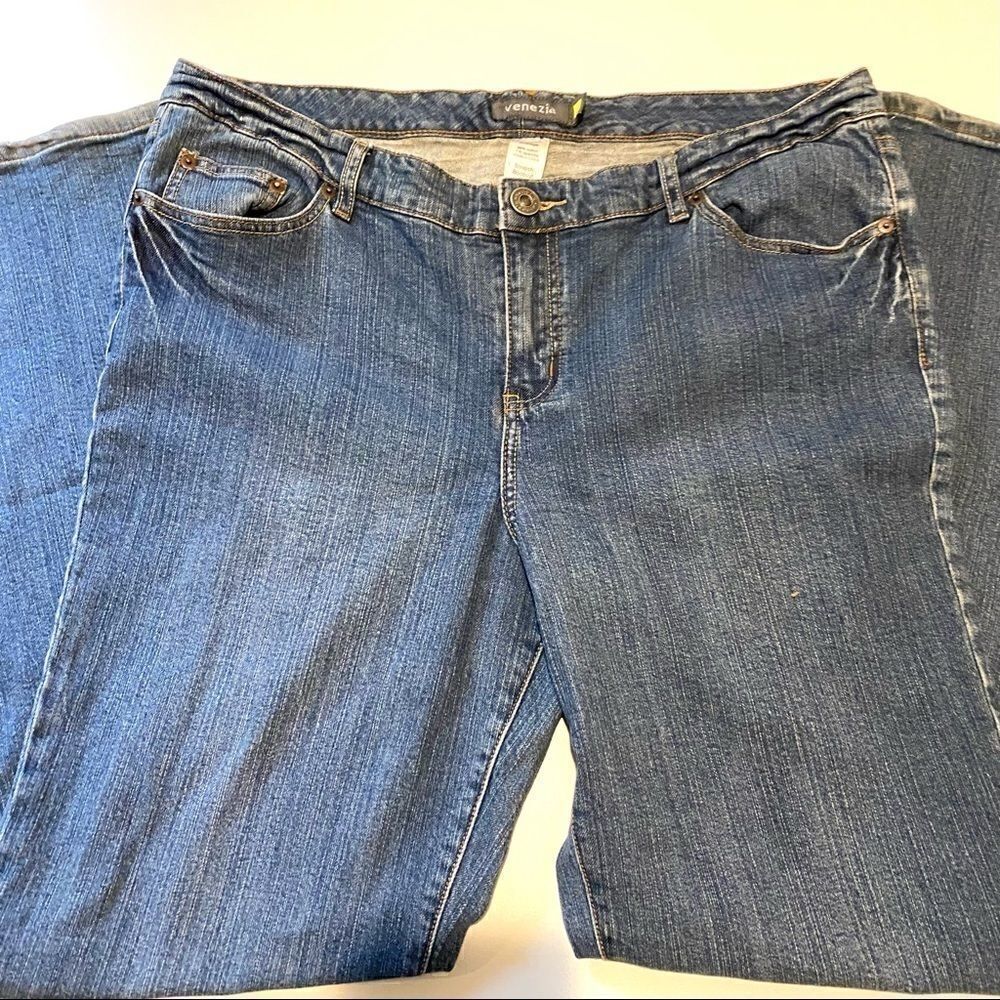 Venezia jeans average right fit size 20 light wash - Picture 2 of 10